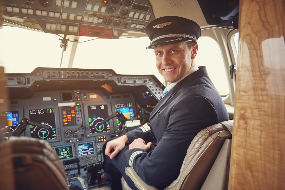 Jak zostać pilotem samolotu pasażerskiego? – Droga do lotniczych wysokości